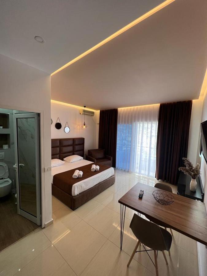 Apartments Sadiku With Sea View Саранде Екстериор снимка