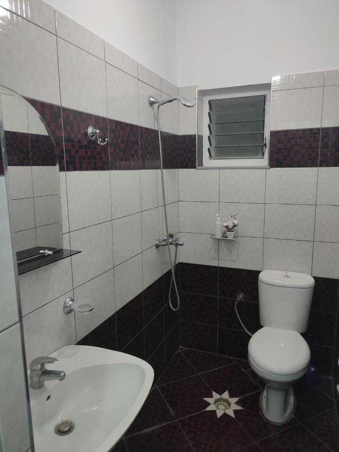 Apartments Sadiku With Sea View Саранде Екстериор снимка