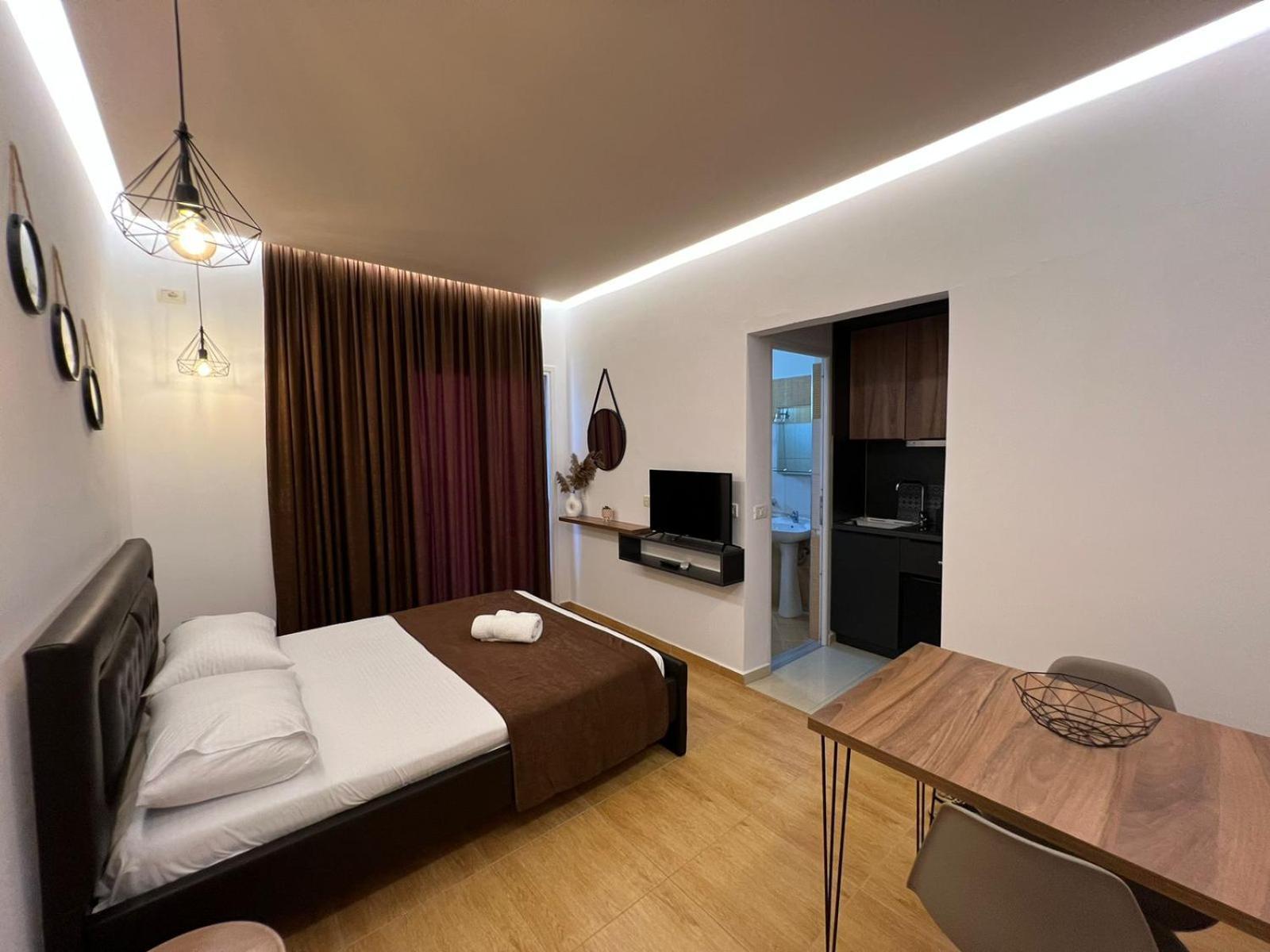 Apartments Sadiku With Sea View Саранде Екстериор снимка