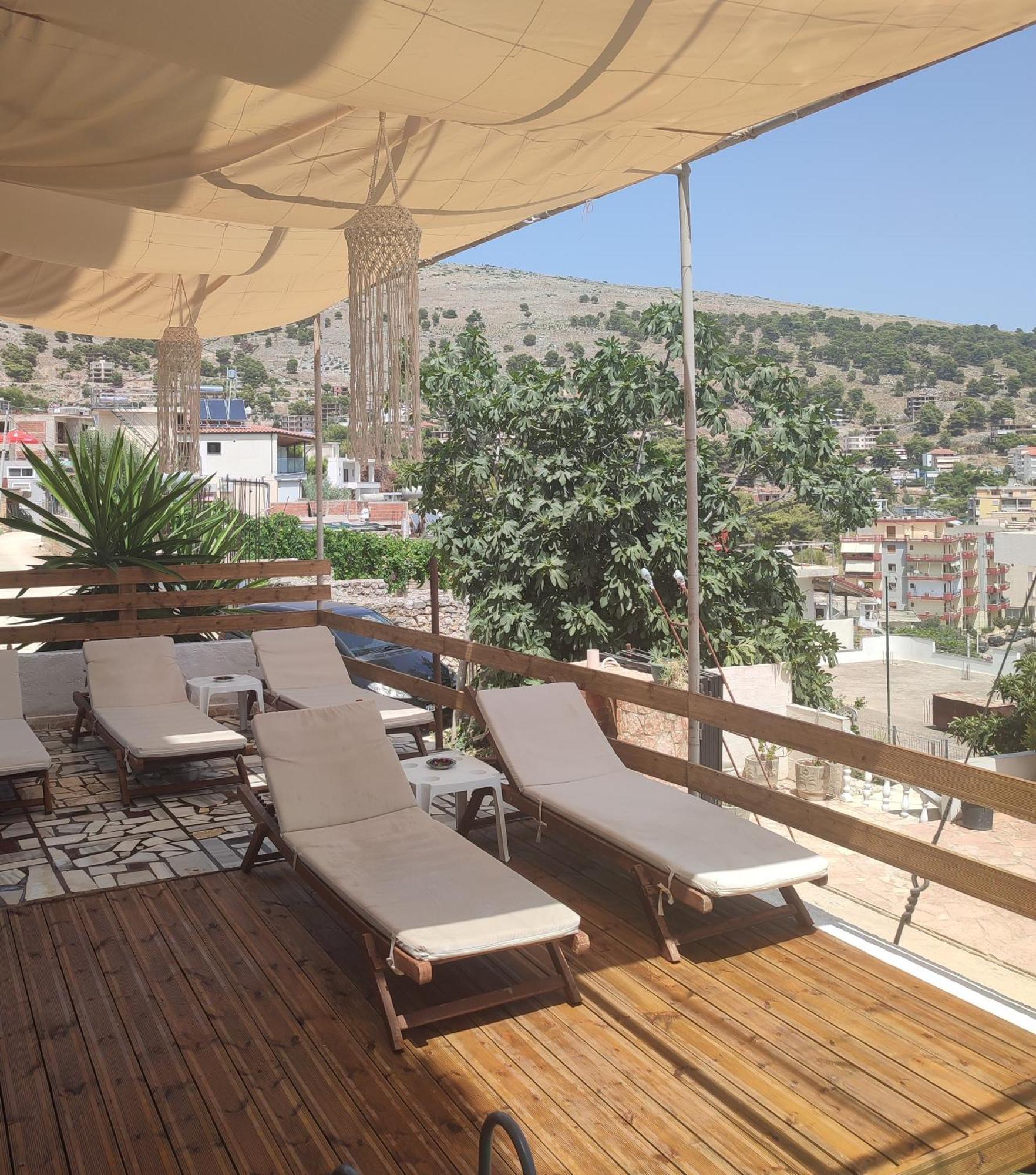 Apartments Sadiku With Sea View Саранде Екстериор снимка
