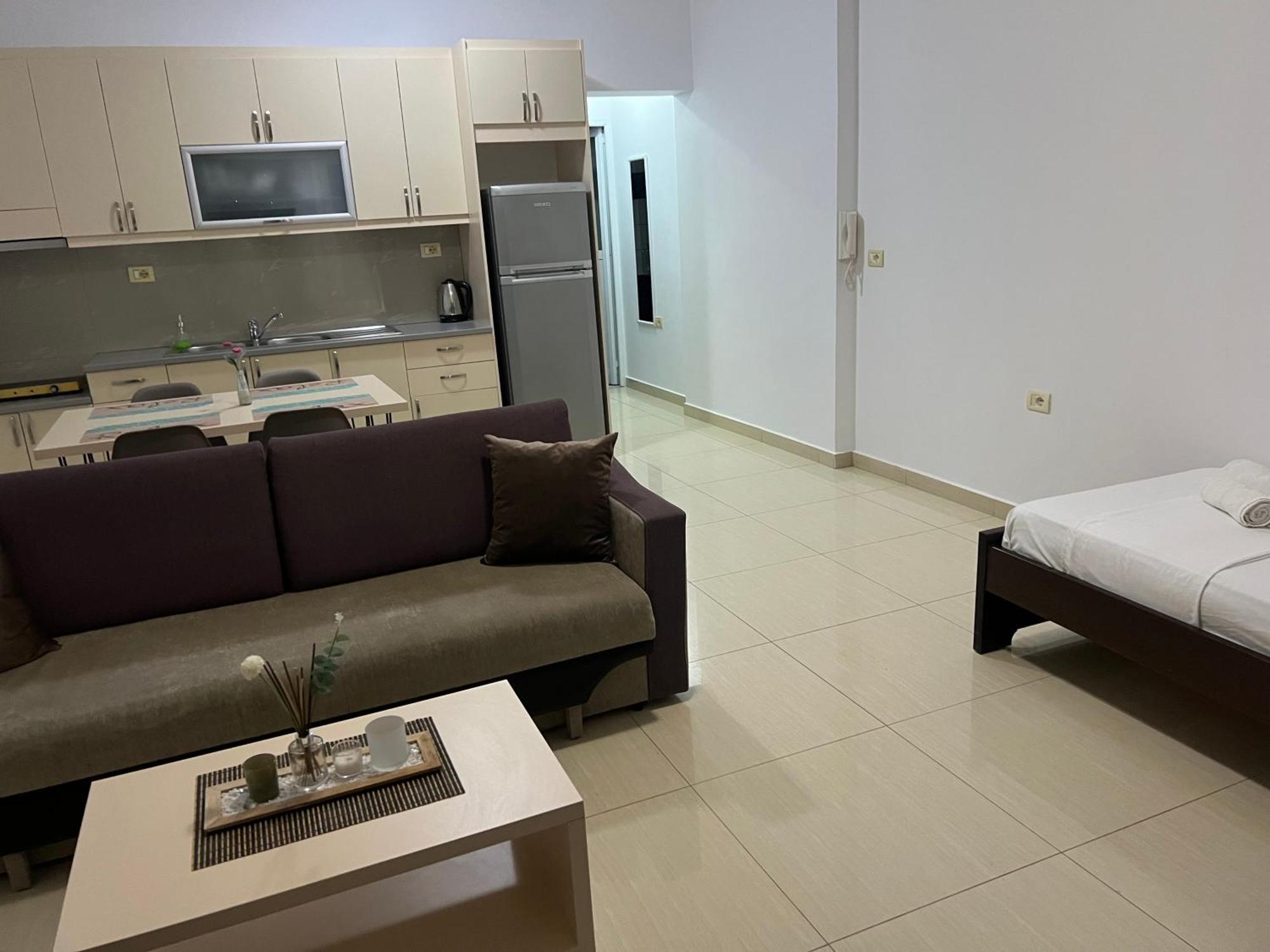 Apartments Sadiku With Sea View Саранде Екстериор снимка