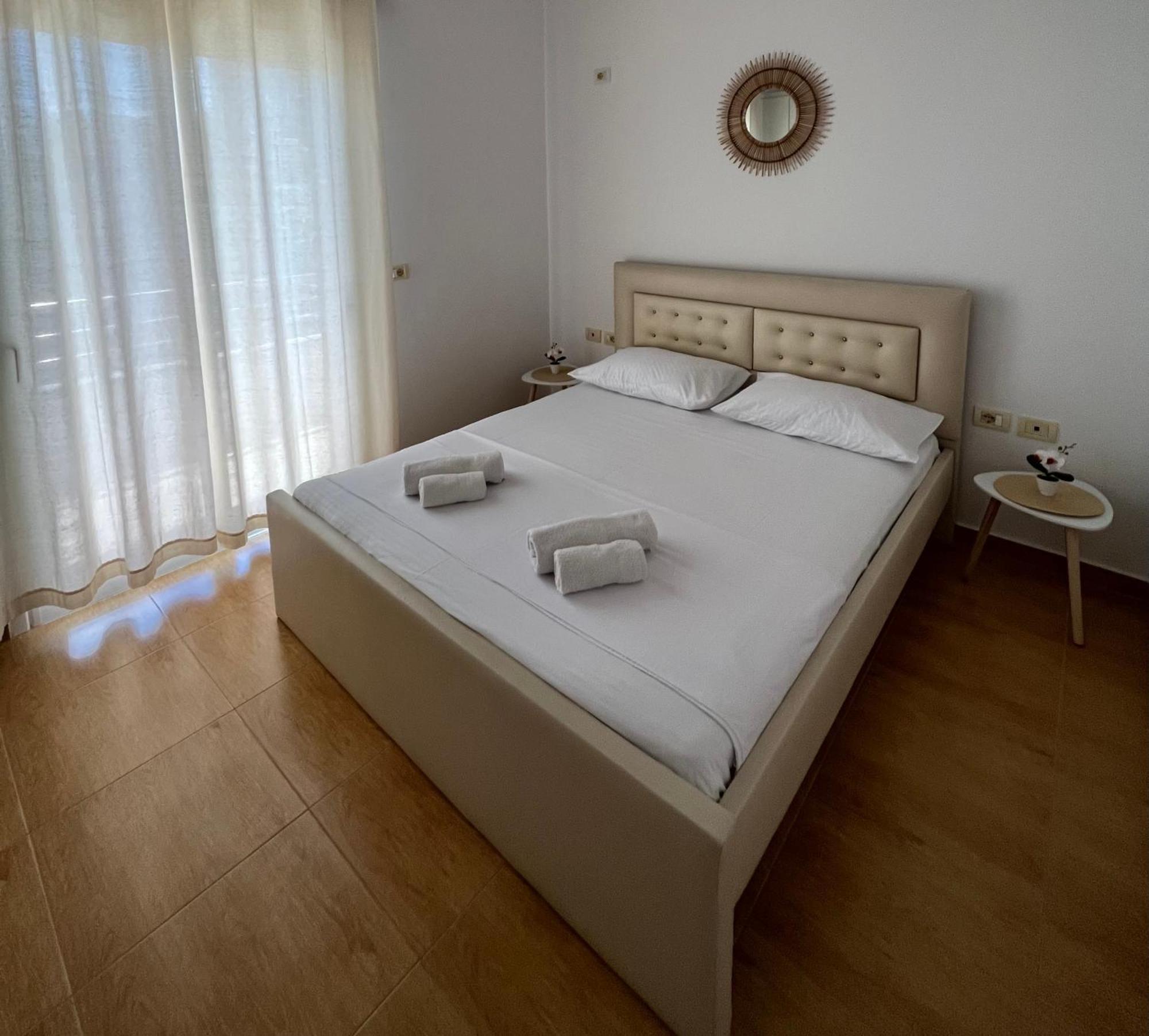 Apartments Sadiku With Sea View Саранде Екстериор снимка