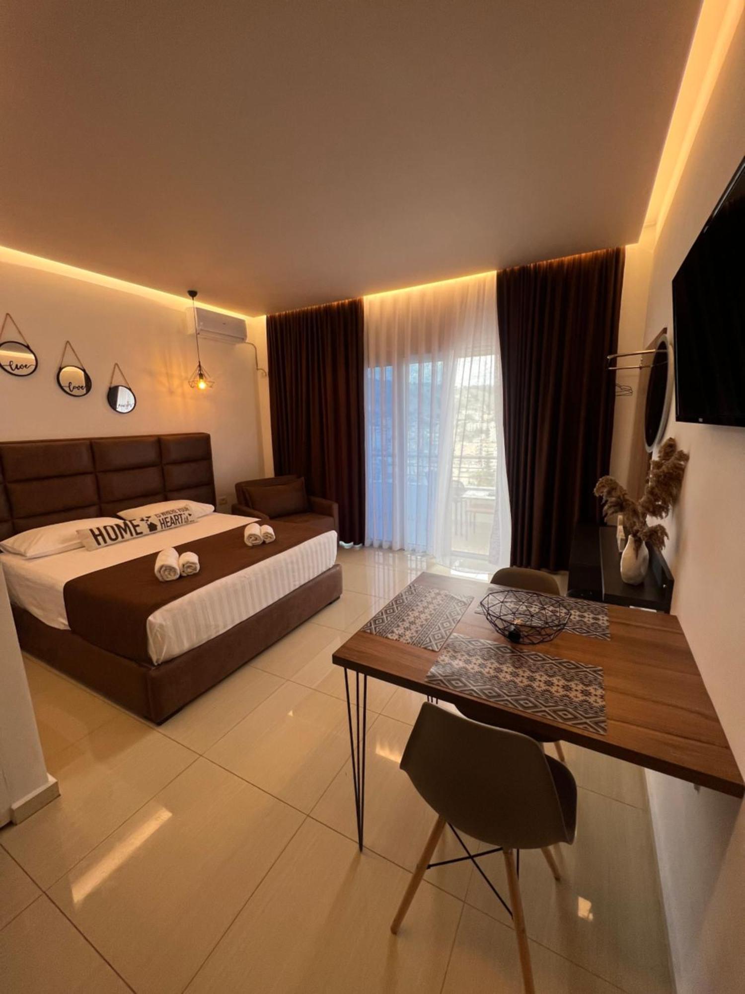 Apartments Sadiku With Sea View Саранде Екстериор снимка
