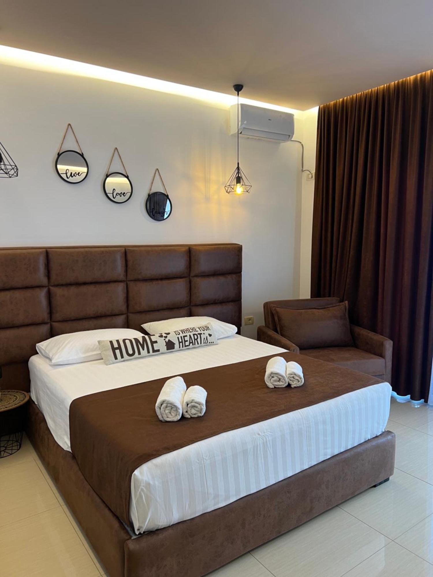 Apartments Sadiku With Sea View Саранде Екстериор снимка