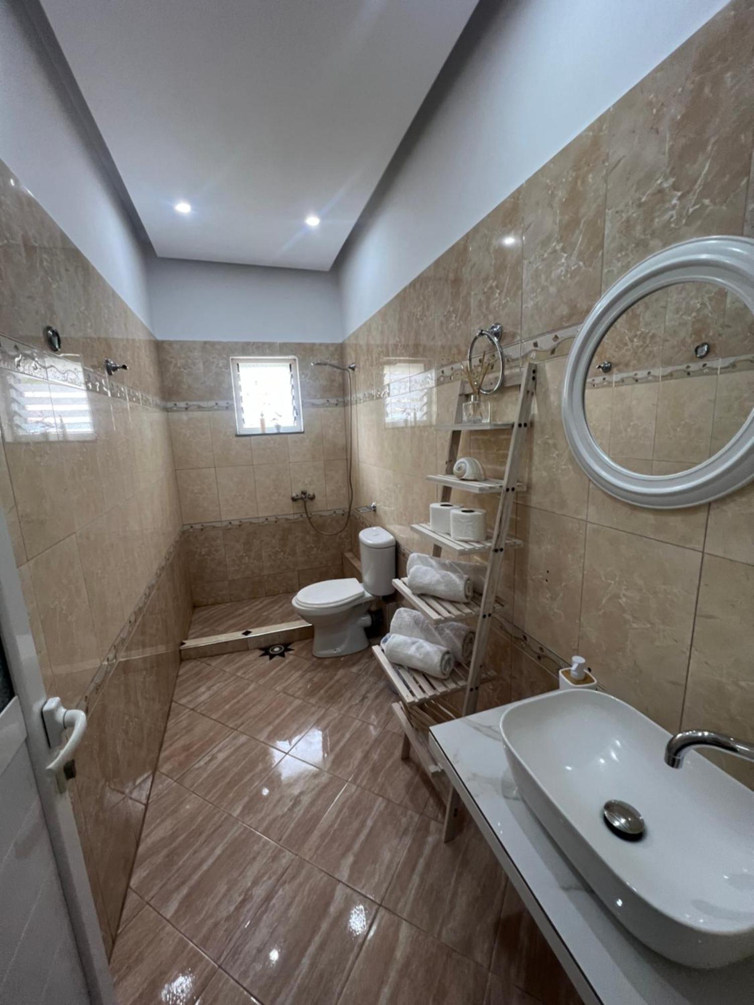 Apartments Sadiku With Sea View Саранде Екстериор снимка